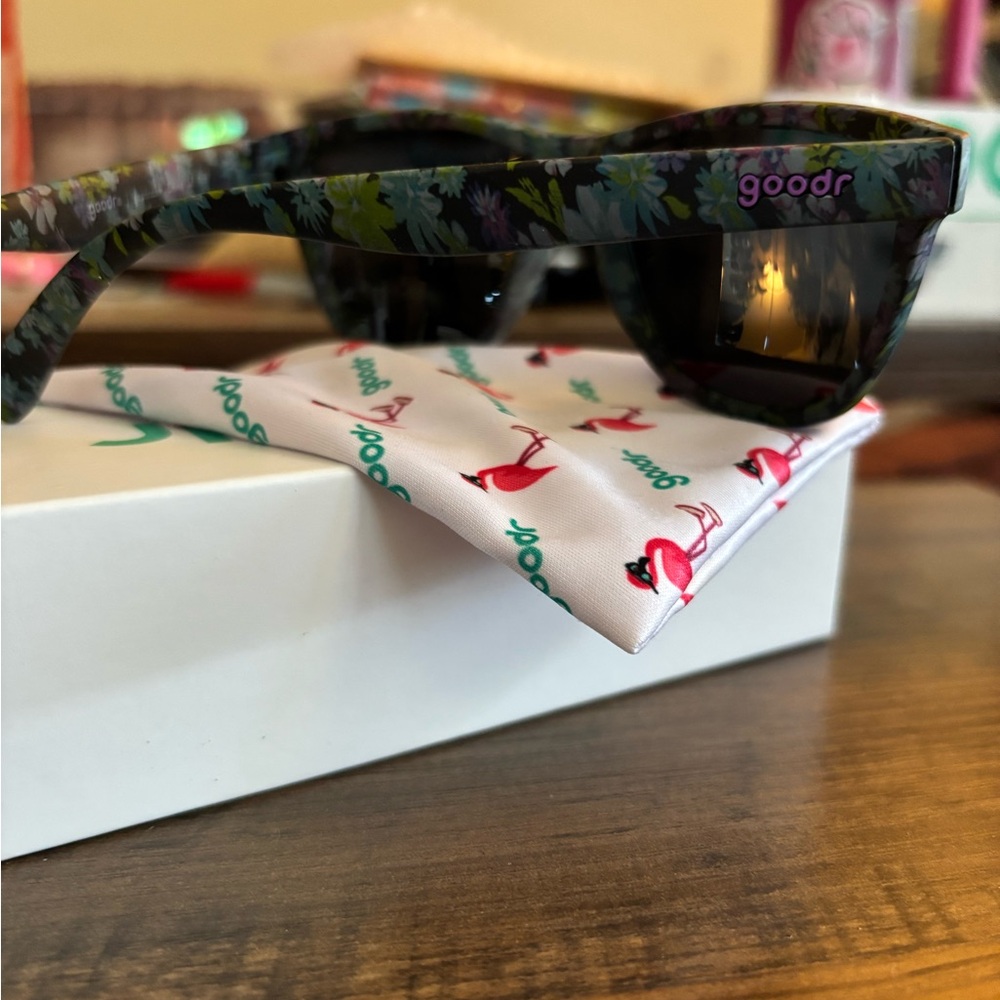 Goodr Here’s Lookin’ At You, Orchid